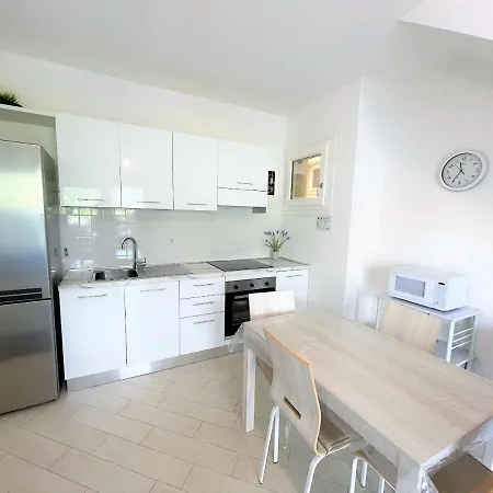 Apartman Affittimoderni Bouganville - Vibo09
